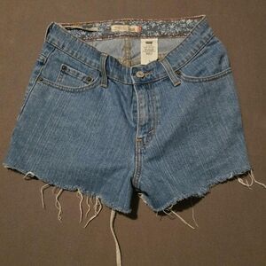 Levi's 550 Relaxed Cutoff Denim Shorts with Floral Waistband Lining Size 4